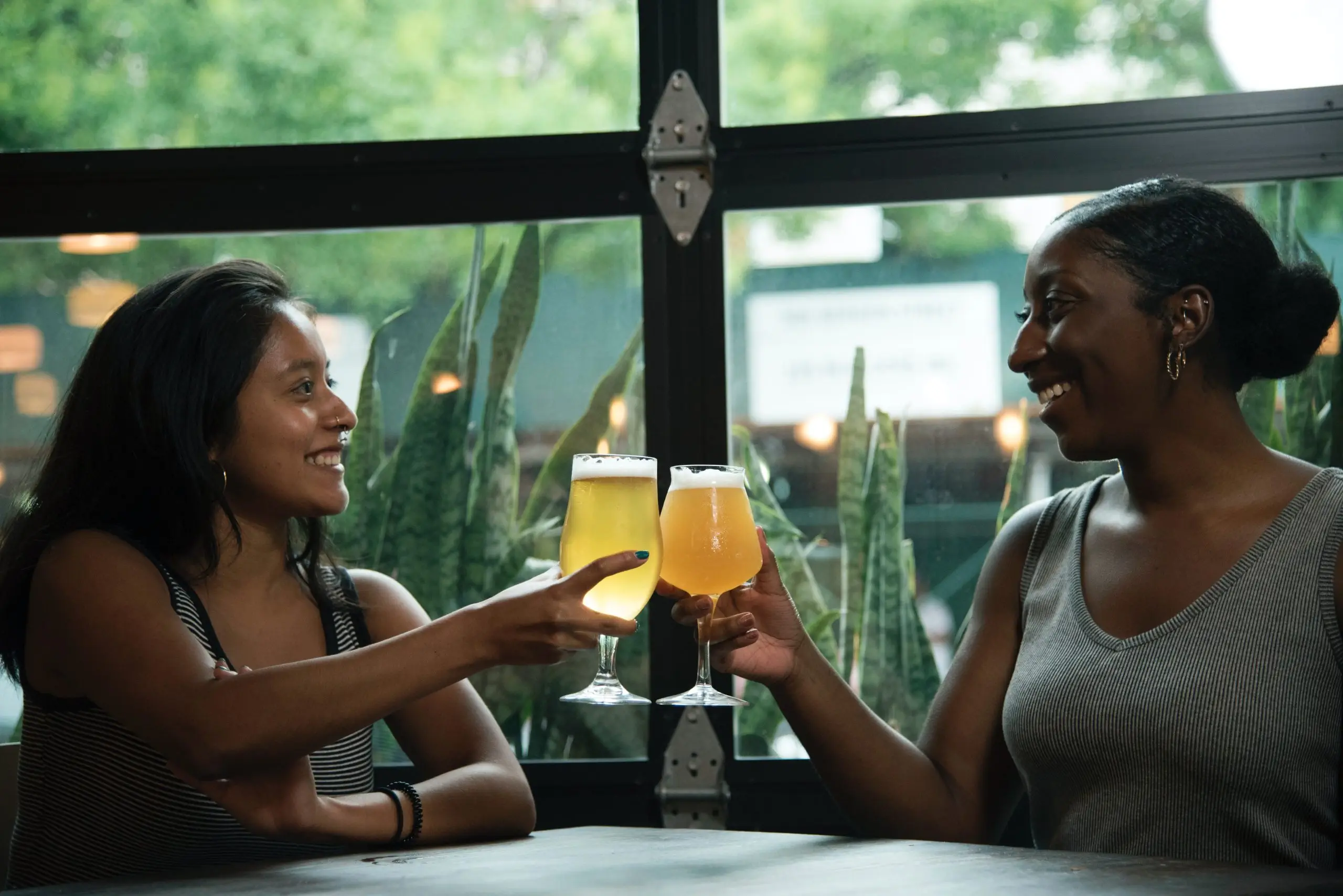 Skyline Sips: The Ultimate Guide to Brussels’ 10 Coolest Hotel Bars and Rooftops